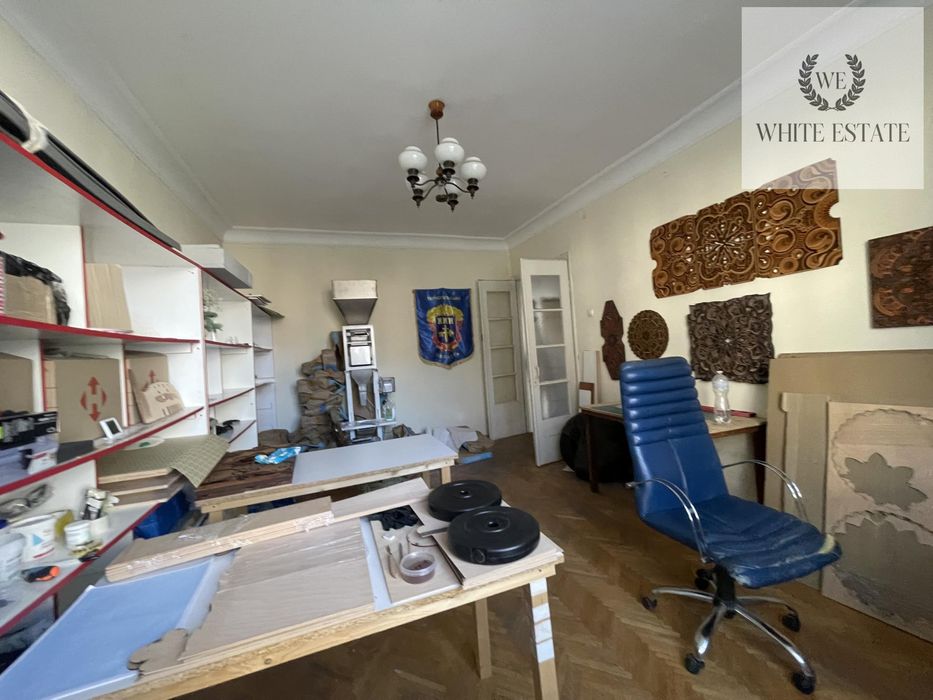 Продаж комерційного приміщення вул. Листопадова