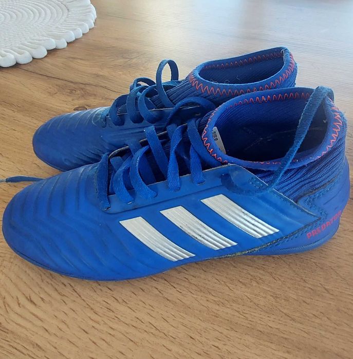 Turfy ADIDAS predator r.33