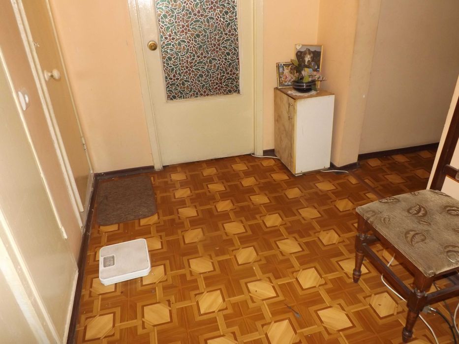 Здається кімната. Метро Харьківська, Вирлиця.