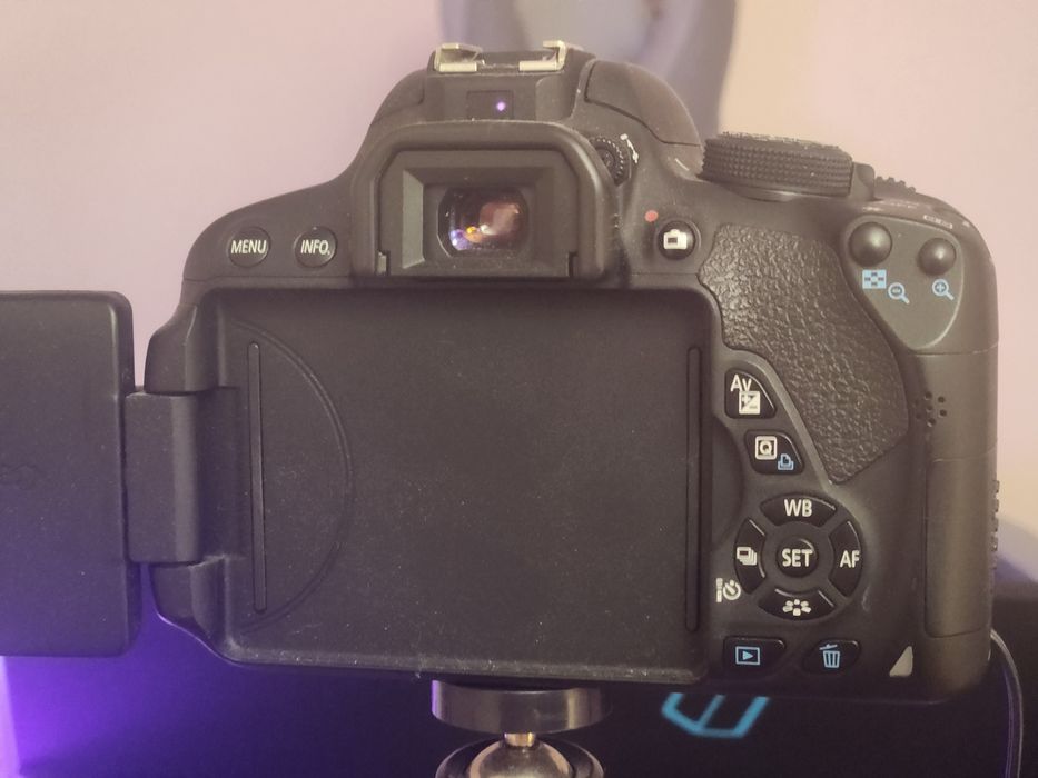 Canon 700D kit + линзы и фильтры