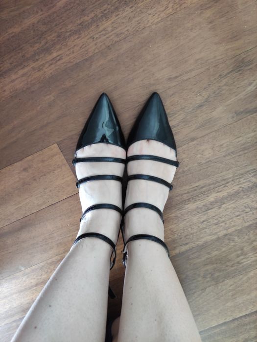 Baleriny Zara szpic paski Mary Jane czarne lakierowane rozmiar 38