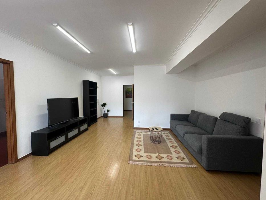 Arrendamento de quartos em apartamento, na Avenida Elisio de Moura, Coimbra