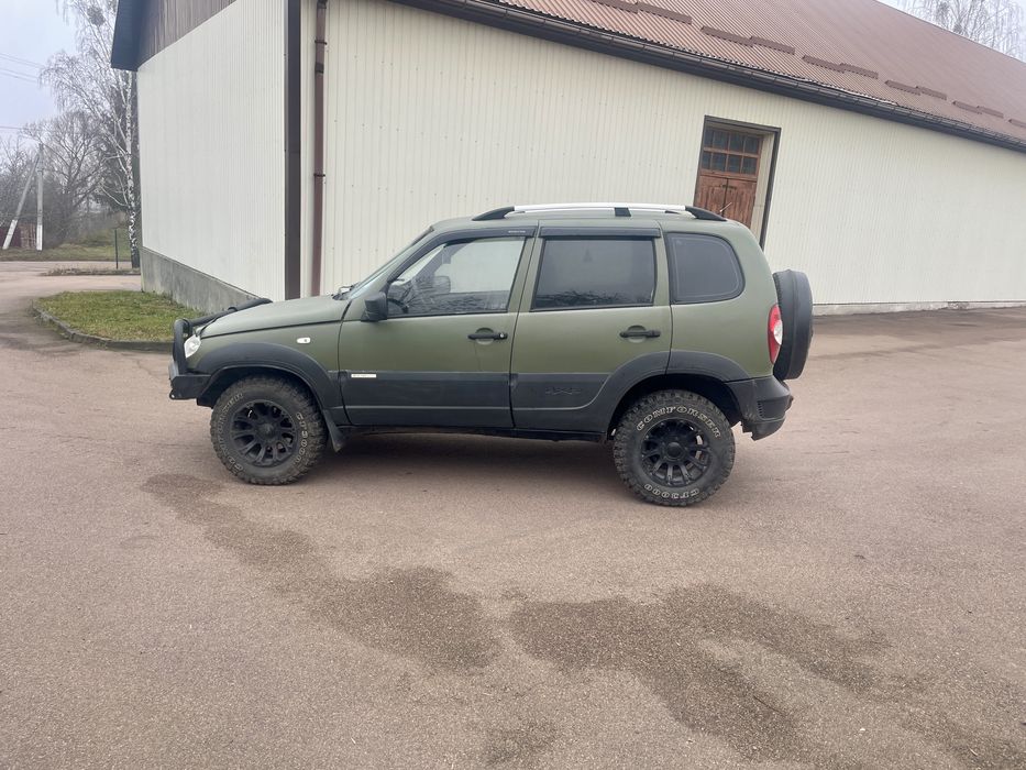 Нива шевроле 2013 року