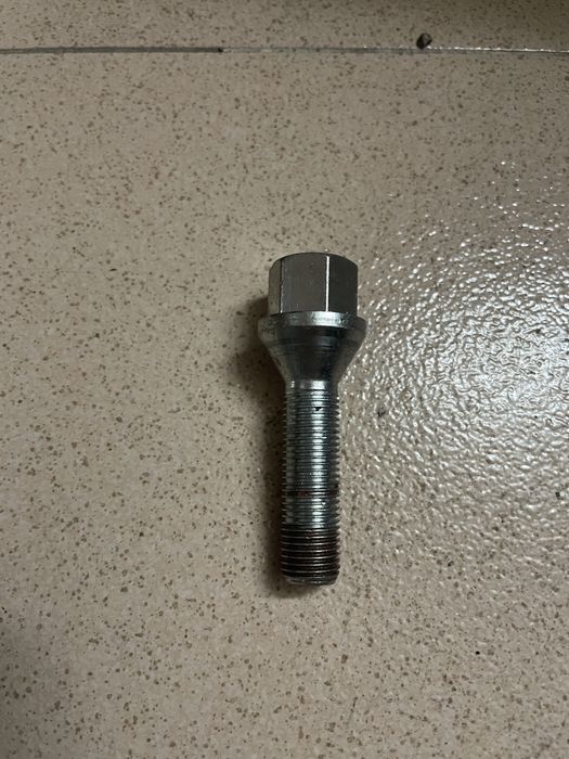 Parafusos Cónicos M12x125 40mm e 46mm e  de comprimento Cabeça 17mm