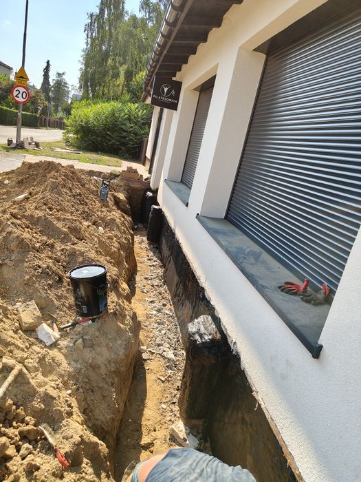 Oferuje prace  rozbiorki budynków, układanie kostki brukowej ,izolacje
