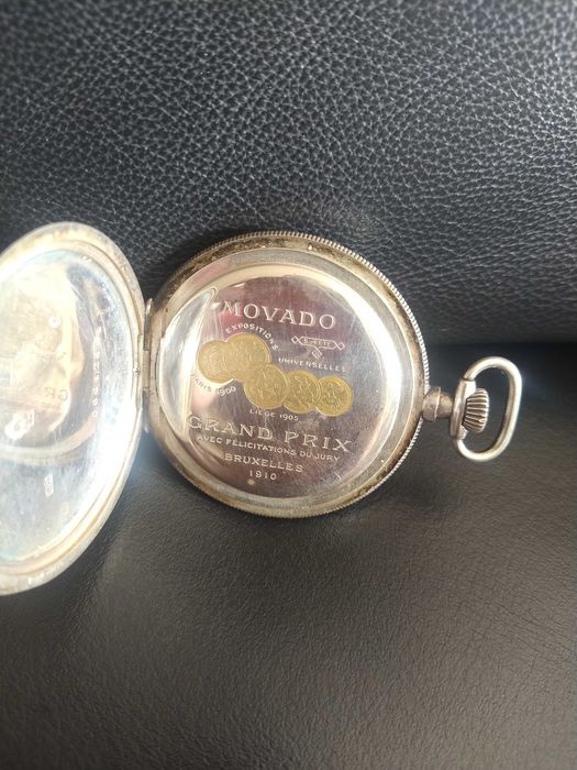 Antigo relogio de bolso Movado, em prata. Trabalha muito bem