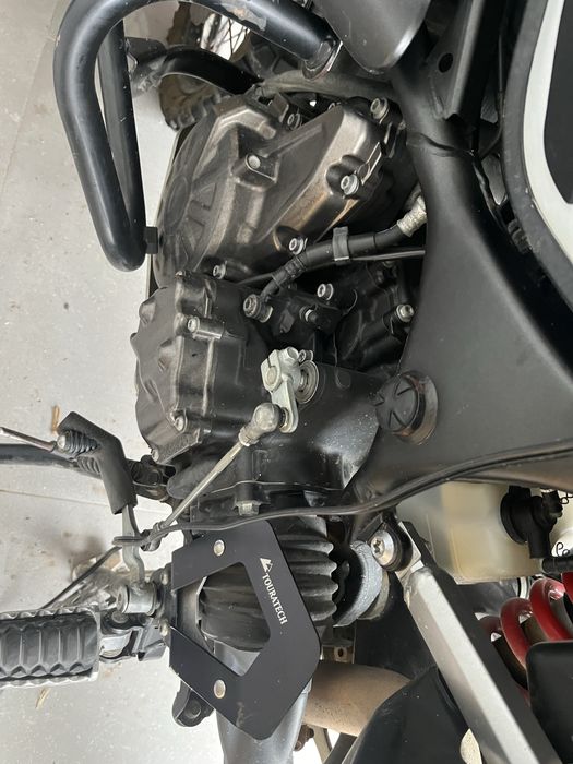 Yamaha Super Ténéré XT1200Z – 2011 | 80.000 km | Muito bem equipada