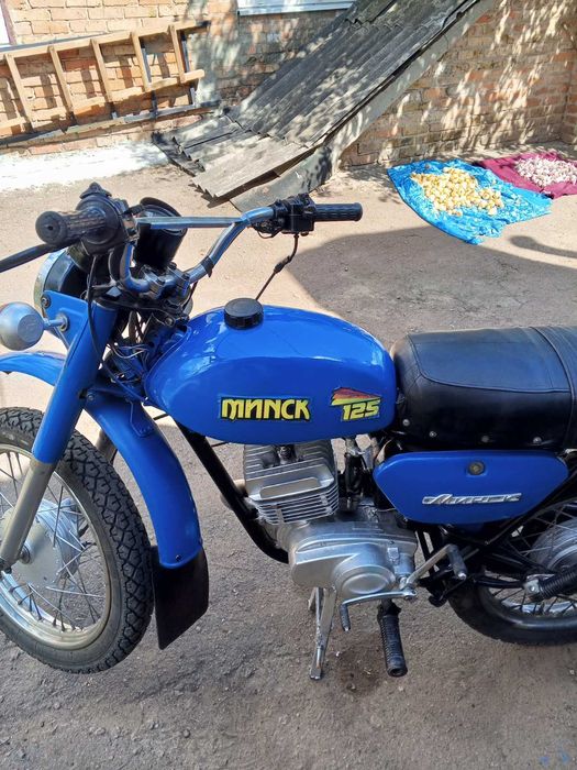 Продам 2  мотоцикли Мінськ і велосипед.