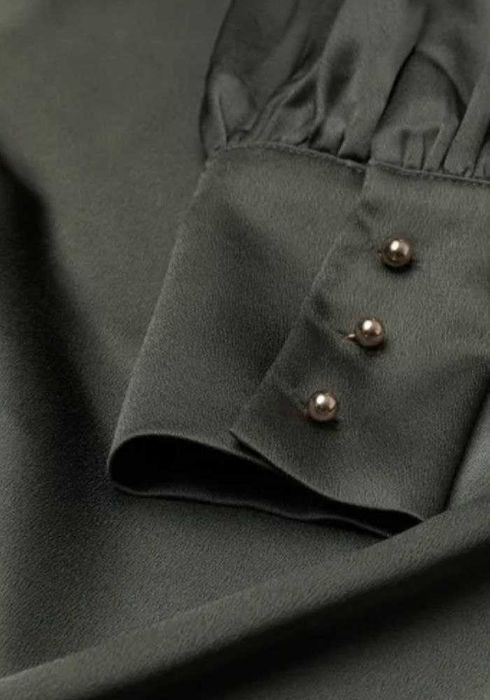 Платье атласное с рукавом H&M, р. S-М