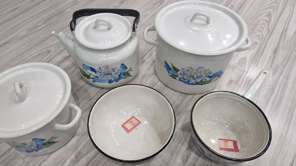 Zestaw garnków emaliowanych