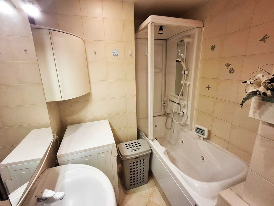 Оренда чудової 2 кімнатної квартири біля метро Позняки, 90м2, вул. Бориса Гмирі, 1/2