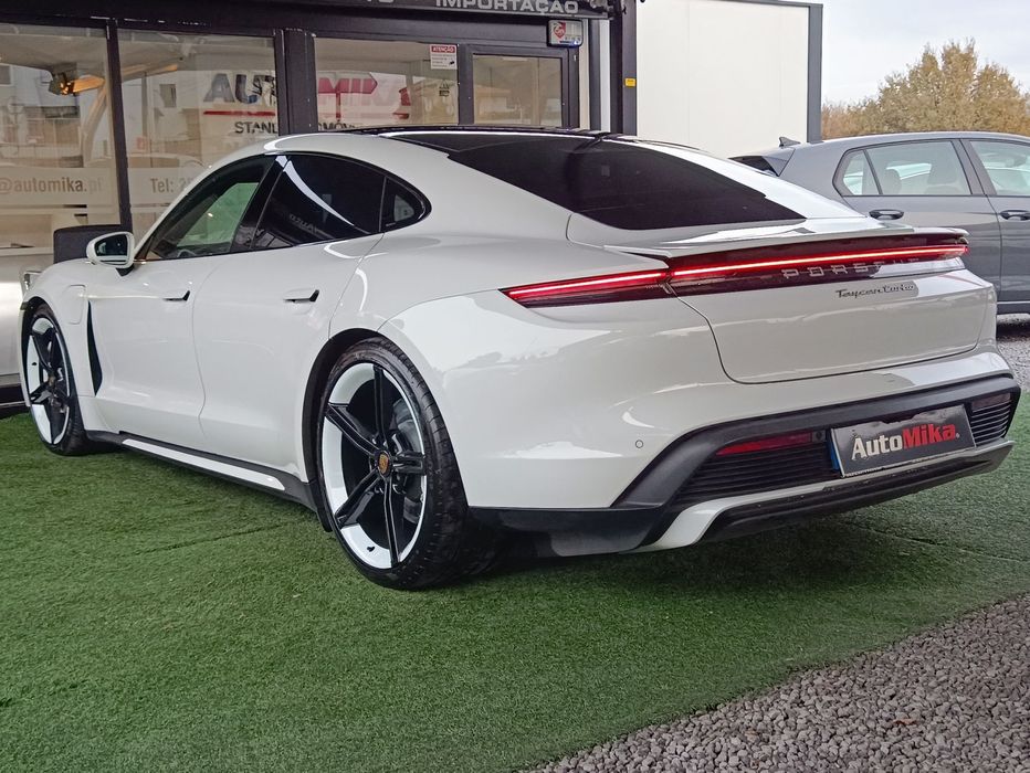Porsche Taycan Turbo