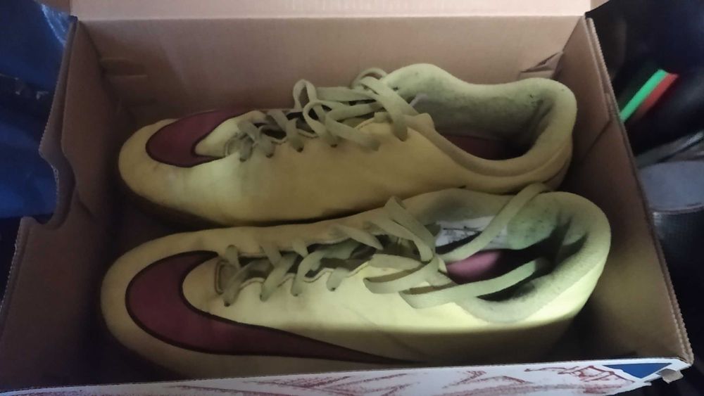 Korki/Buty chłopięce do piłki nożnej rozmiar 34-36,5-39