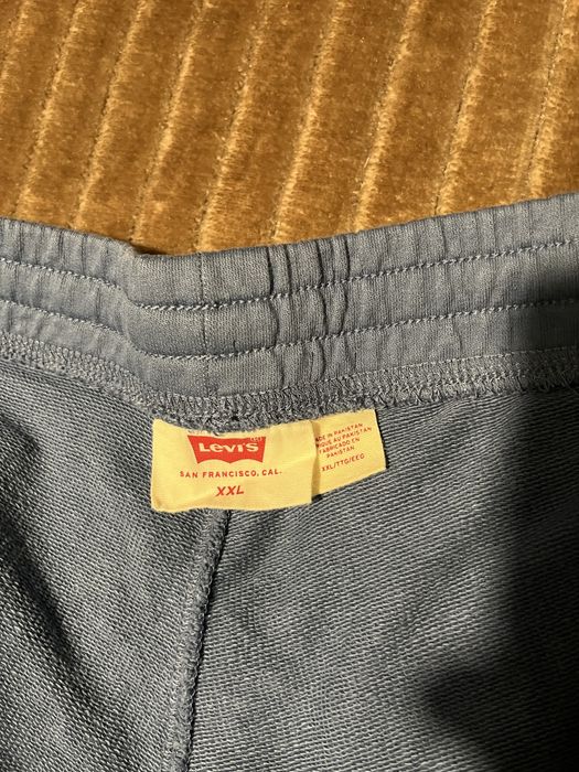 2 calções ADIDAS e LEVI’S novos XXL