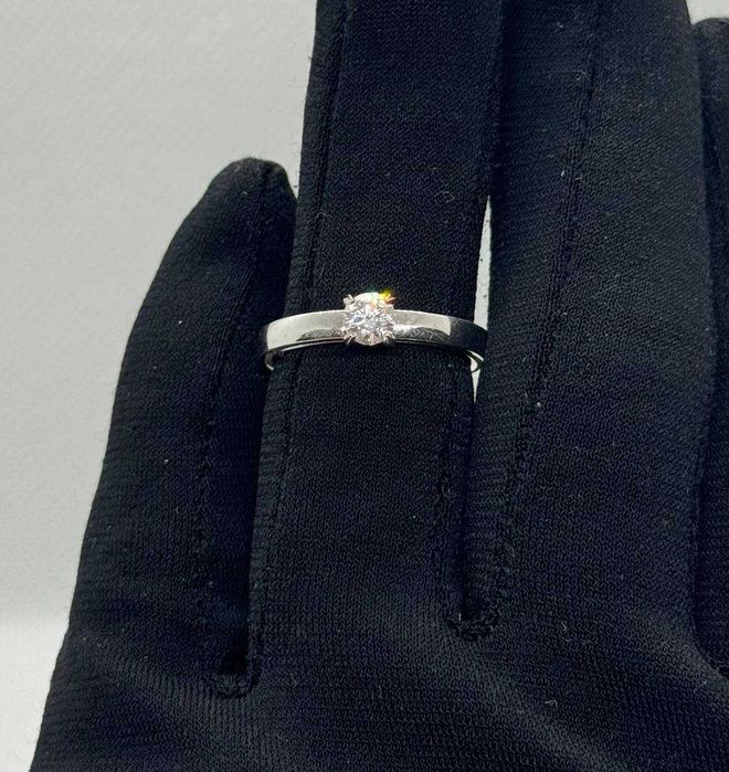 Кольцо с бриллиантом 0.32ct