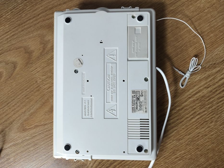Philips D3700 радіоприймач, програвач на касети, годинник