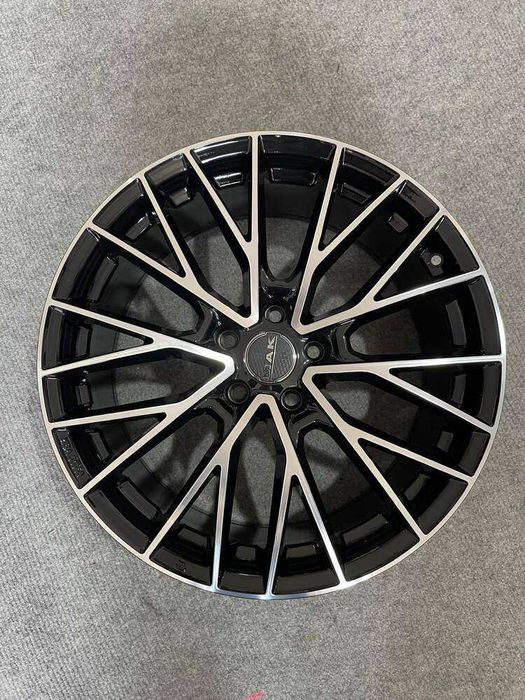 Felgi MAK SPECIALE 19" 8,5J ET45 5X112 Black Mirror