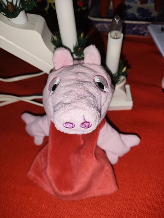 Pacynka śliczna Świnka Peppa w czerwonej sukience
