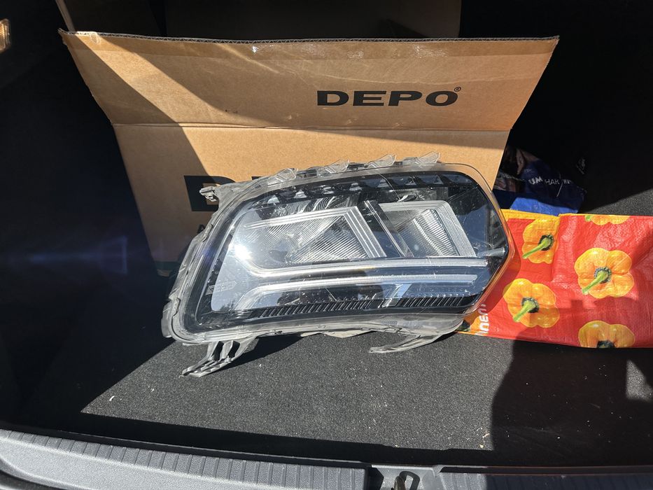 Ótica esquerda original Dacia Duster 9/2021 (apenas Led avariado)