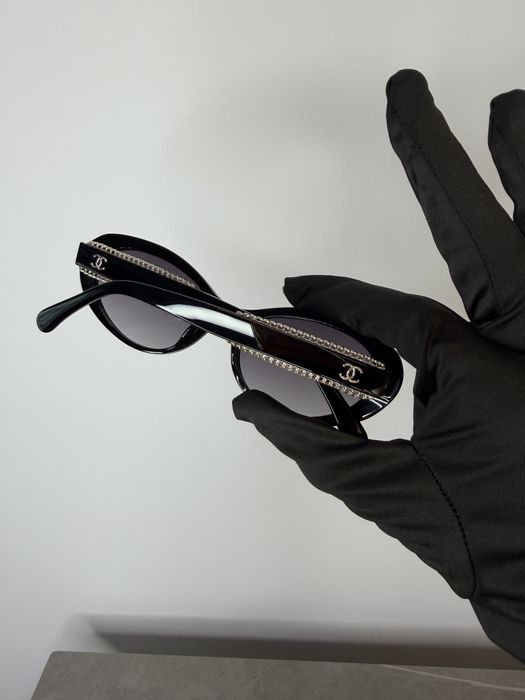 Stylowe okulary przeciwsłoneczne.