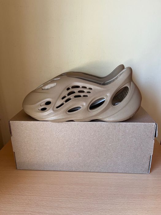 Yeezy Foam RNNR 'Clay Tape'