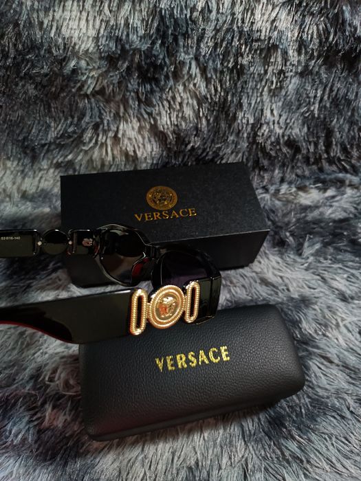 Óculos de Sol Retangulares PREMIUM – Total Black & Dourado (Full Set)