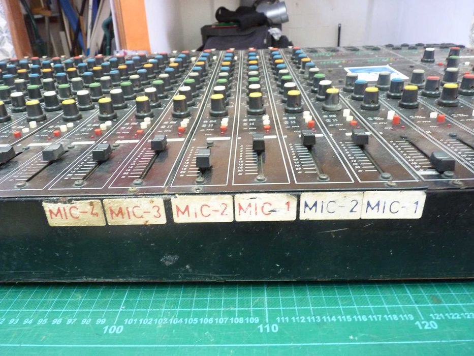 Larsen, mesa de mixtura, 16 canais