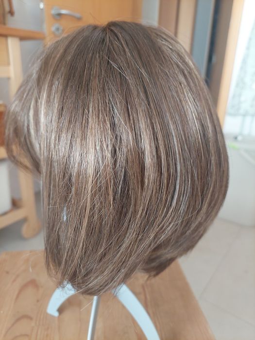 Cabeleira nova, nunca foi usada