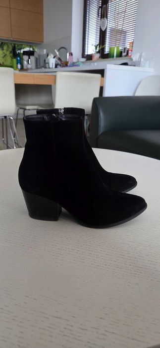 Botki skórzane czarne 37
