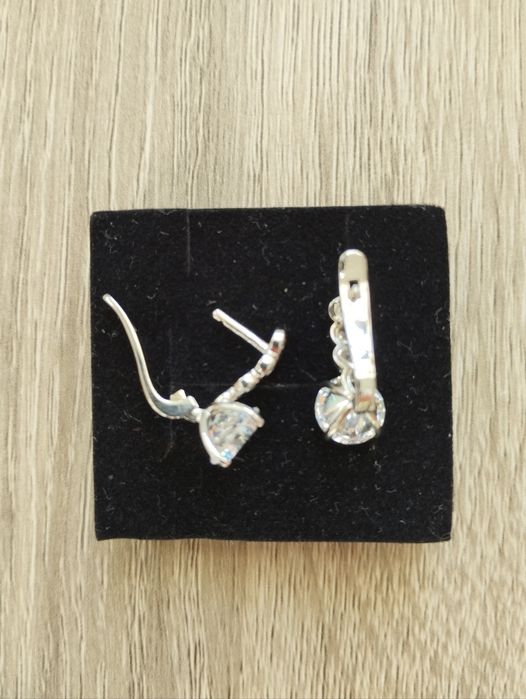 Продам золоті сережки 585 проба, в білому кольорі