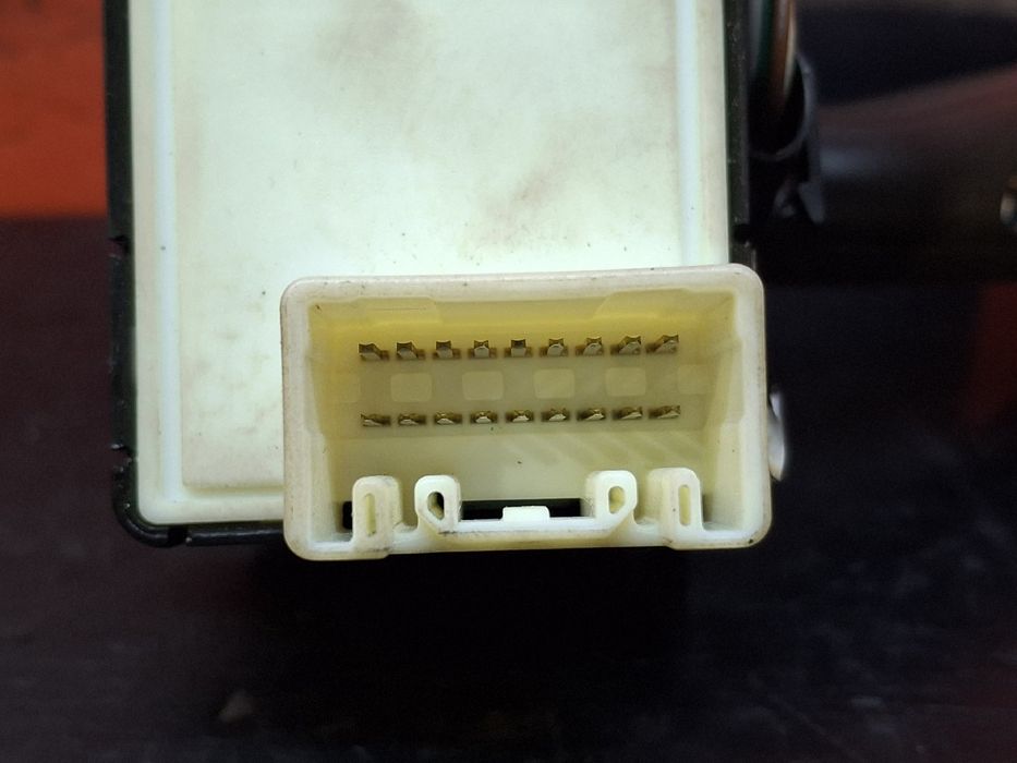 Botão / interruptor de luzes ISUZU N (6th Generation)