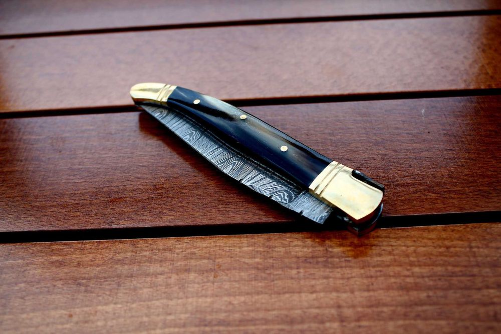 Нож складной дамаск. В чехле