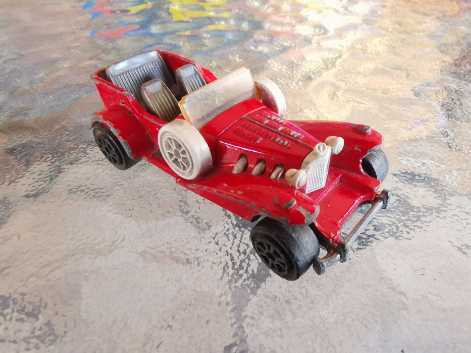 Miniaturas Lesney e Majorette para restaurar.