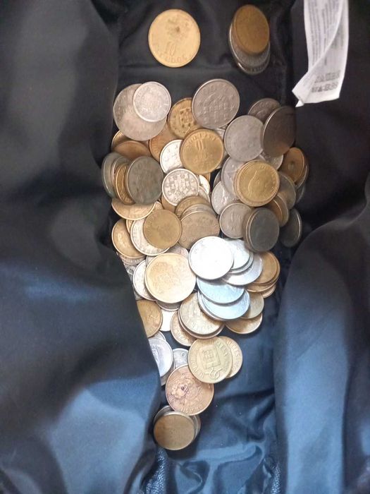 Notas e moedas portuguesas e estrangeiras