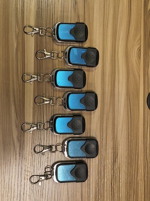 7 szt. Pilot uniwersalny do bramy, czterokanałowy, 7 szt