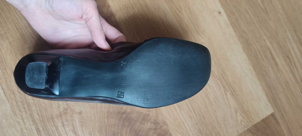 Brązowe czółenka mokasyny loafersy na niskim obcasie rozmiar 38