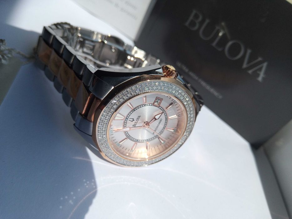 Женские часы 136 бриллиантов 2/3 карат- Bulova 98R163 точность 262 кГц