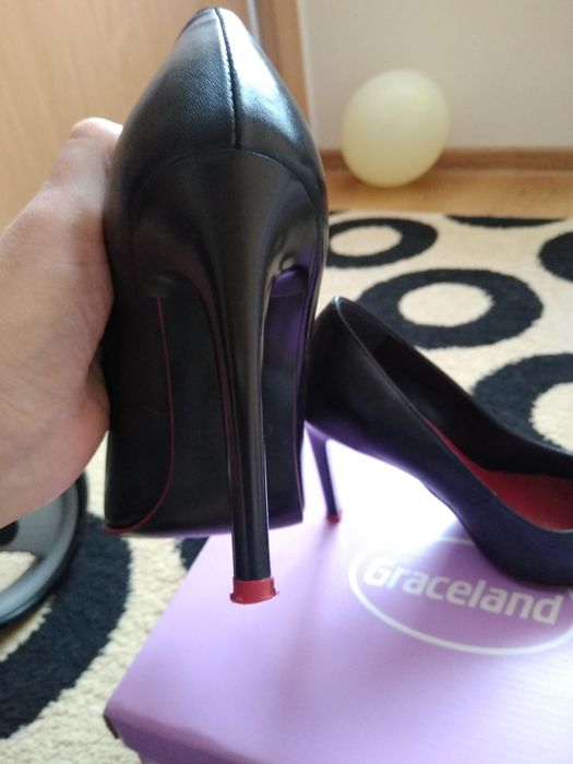 Buty na wysokim obcasie 37