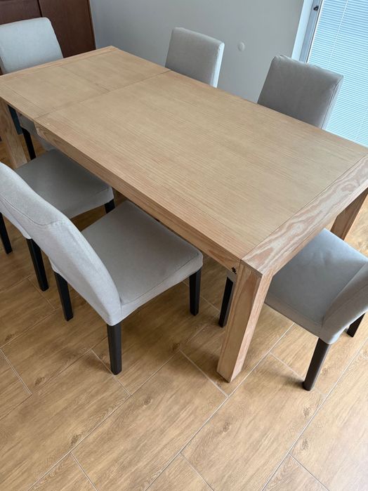 MESA DE JANTAR em Madeira Maciça Extensível 6/8 pessoas Banak Importa - Praticamente Nova