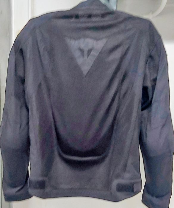 Blusão  de Verão  Dainesc  como novo muito pouco UZO  110 €