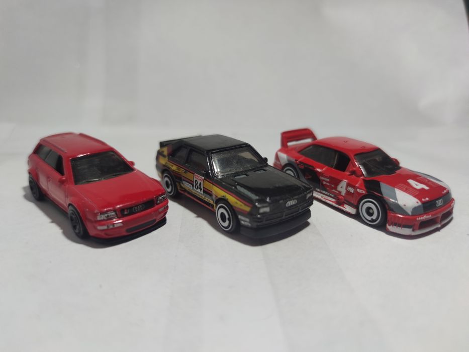 Лот: Hot Wheels Audi: 94 Audi Avant RS2 ; 84 Audi Sport Quattro ; Audi 90 Quattro.
Audi 90 quattro.