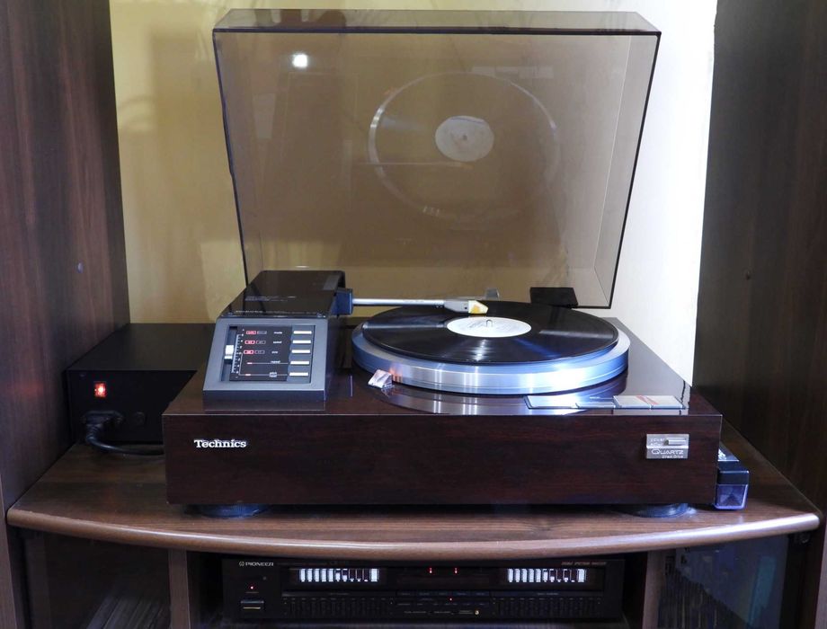 Виниловый проигрыватель Technics SL-M3 Quartz Direct Drive Turntable