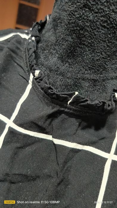 Sukienka firmy H &M.