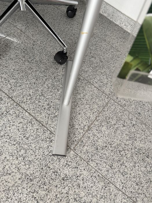 Stojak katalogowy A4 | 4 półki | 16 katalogów | aluminium + plexi