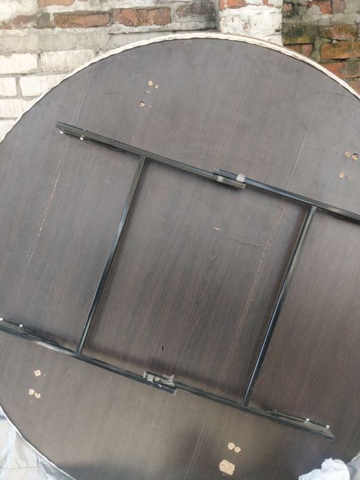 Стол банкетный диаметр 180 см.