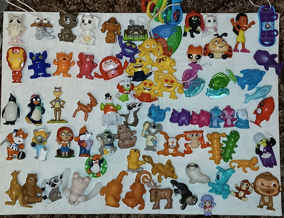 Игрушки Kinder Surprise. Динозавры, разные звери.