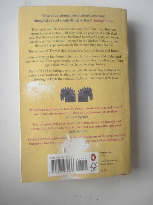 Книга-бестселлер Пэт Баркер "The Women of Troy" на англ.
