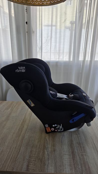 Britax Romer MAX-WAY PLUS  9-25Kg