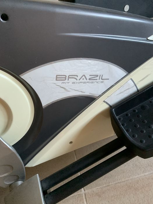 Bicicleta Elíptica BH Fitness BRAZIL