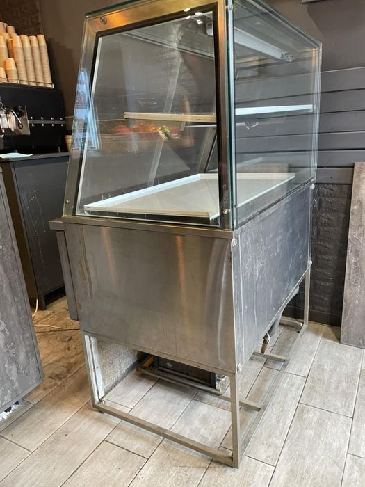 Холодильна вітрина